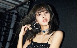 Lisa lộ clip sex với bạn trai